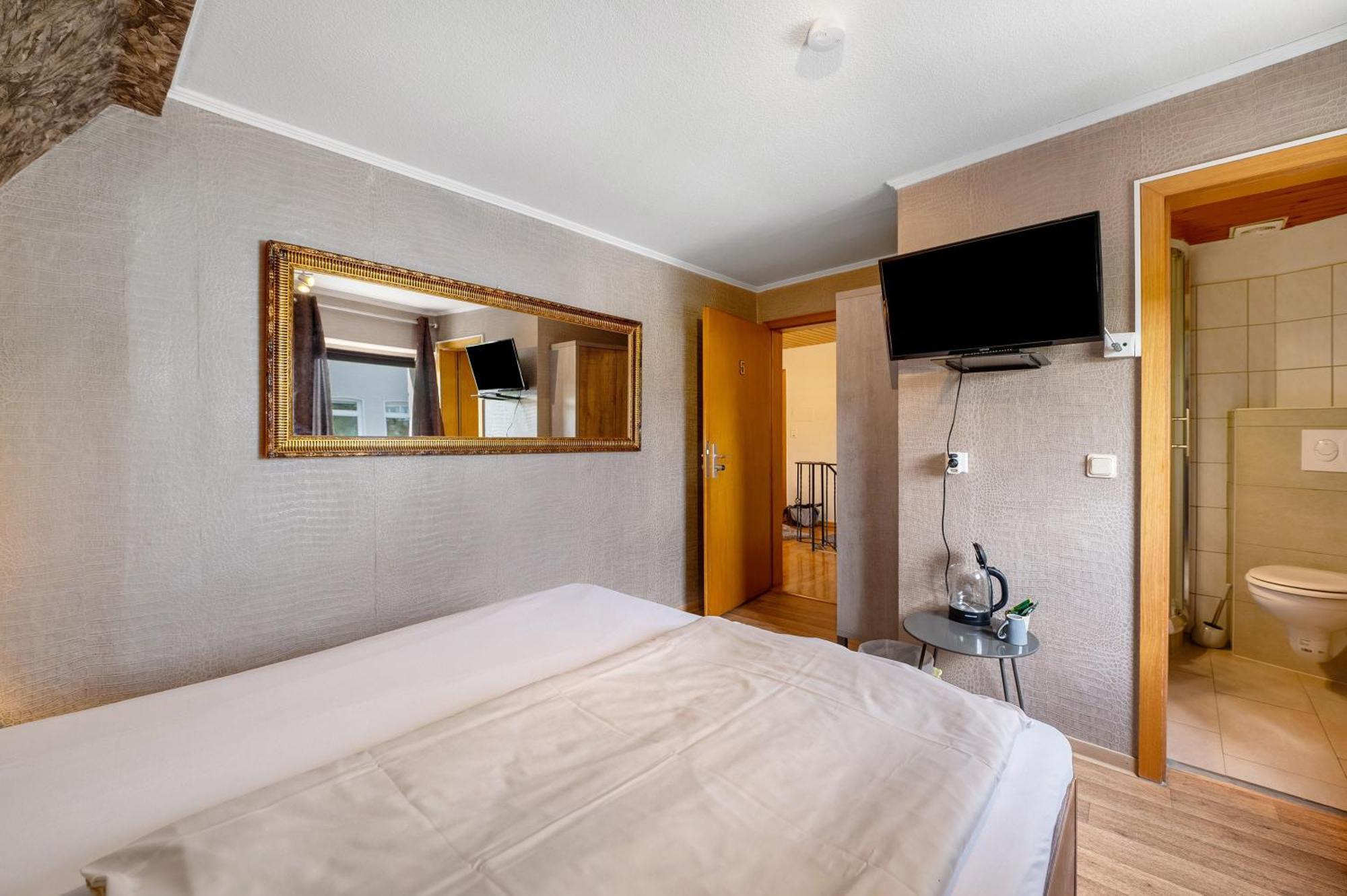 Bed And Breakfast St Wendel พรุม ภายนอก รูปภาพ