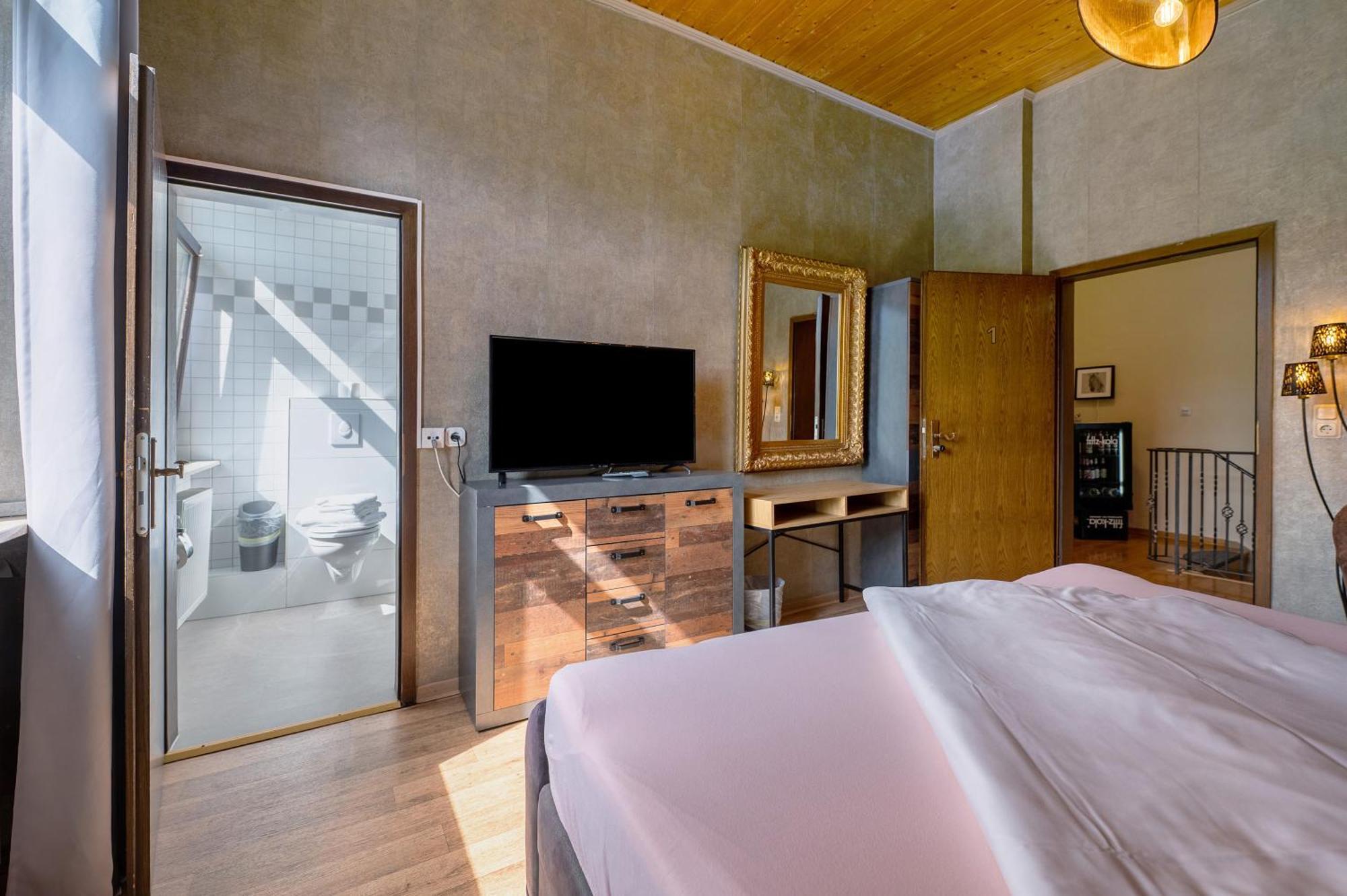 Bed And Breakfast St Wendel พรุม ภายนอก รูปภาพ