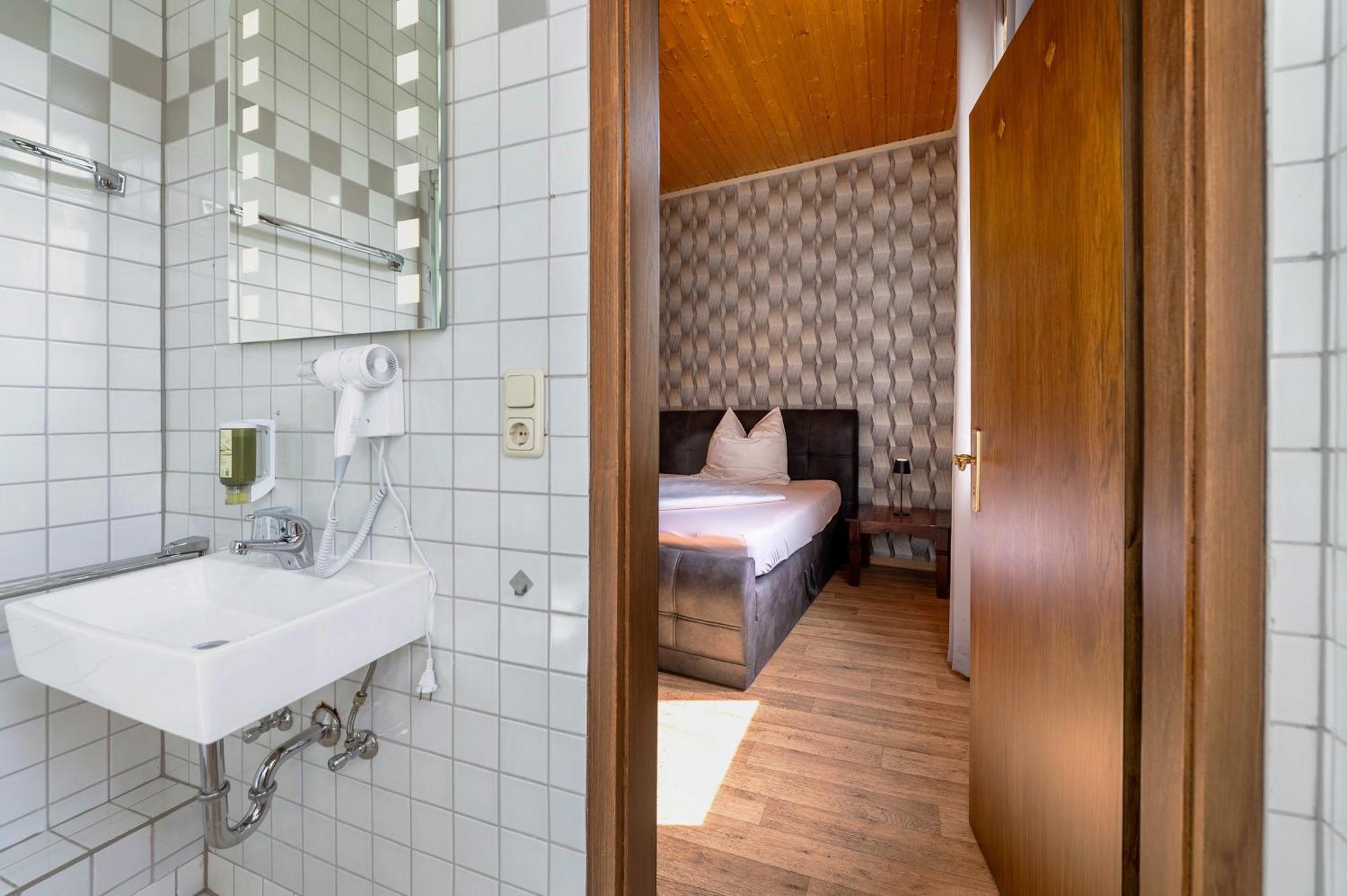 Bed And Breakfast St Wendel พรุม ภายนอก รูปภาพ